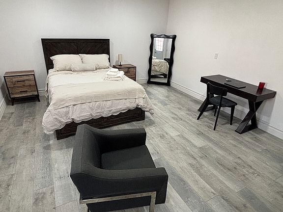 5th image of 800 Antonio Dr #1