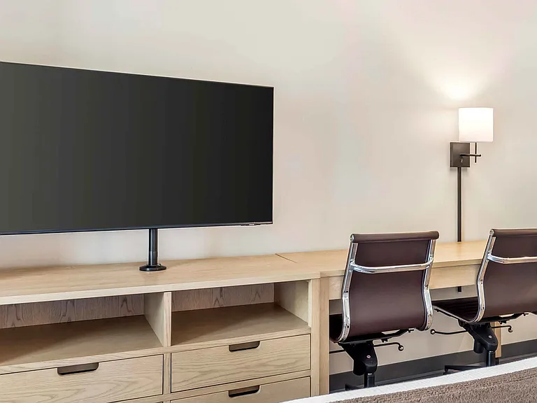 Studio Suite - 1 Queen Bed