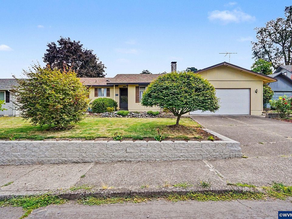 1st image of 568 49th Ave SE