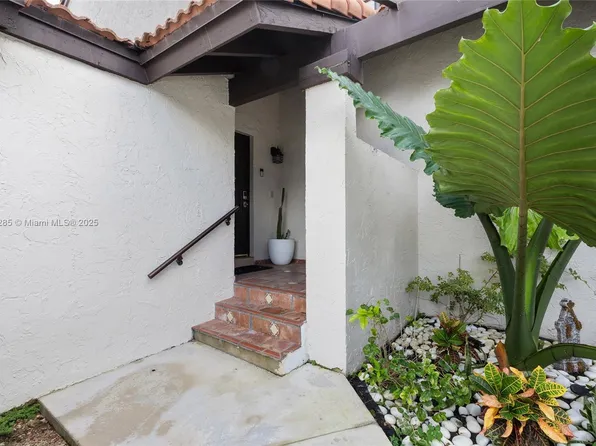 4853 SW 152nd Ct #B-39, Miami, FL 33185