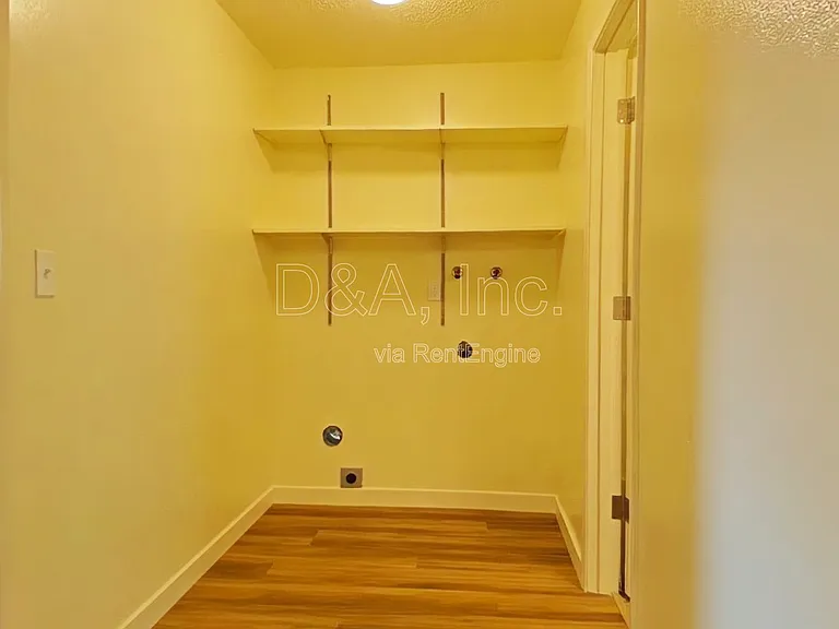 2014 S Main St #6 — Photo 14