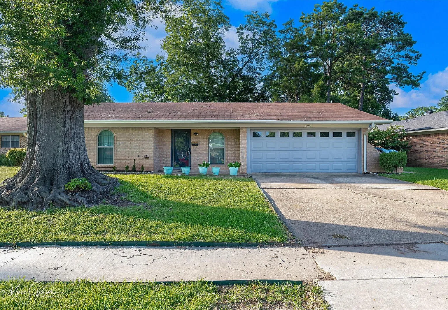 3 bed, 2.0 bath, 1400 sqft, $1,500 — Photo 2