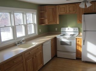 18 Clifford St, Auburn, ME 04210