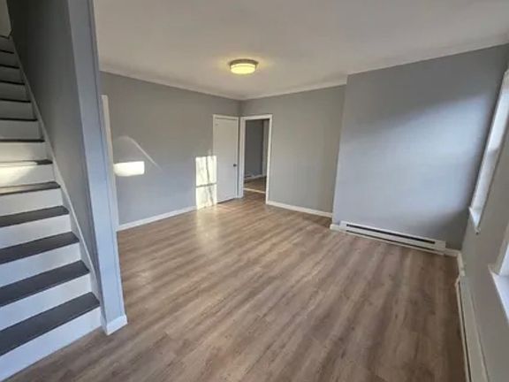 2nd image of 113-117 Cedar St #113