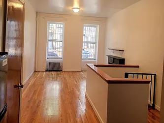 715 Sackett Street, #1F