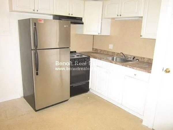 30 Derby St #3 — Photo 2
