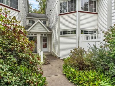 77 Winding Brook Drive, South Burlington, VT, 05403