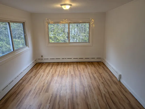 61 Paine Ave #B, Morrisville, VT 05661