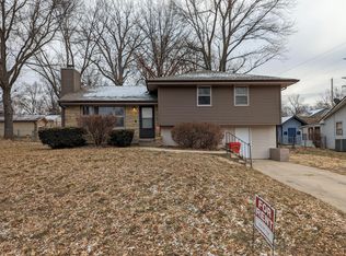 1605 N Howard Dr, Independence, MO 64050