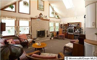 3rd image of 32 Brighton Ave