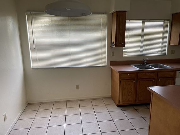 4th image of 2536 N Corinthian Garden Dr #3