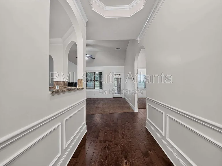 305 Legends Dr — Photo 8