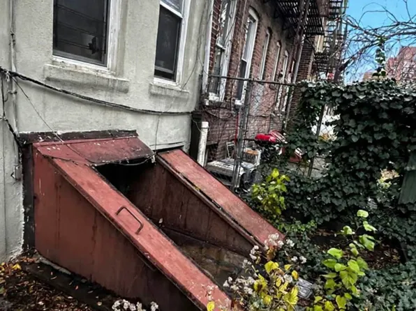 41-25 52nd Street image 6 of 24