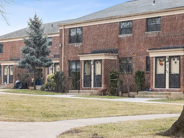 217-14 73rd Ave Floor 1, Oakland Gardens, NY 11364