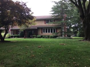 36 Delmar Ln, Commack, NY 11725