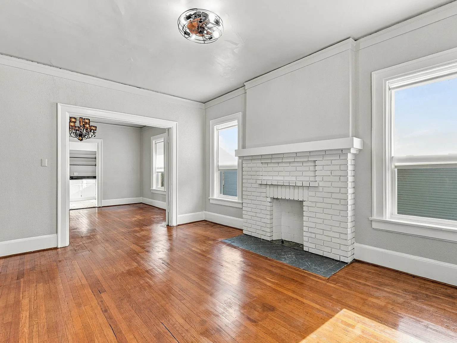 4914 Victor Street - 4 — Photo 3