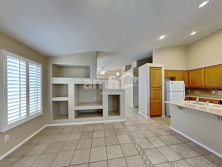 7462 W Mohawk Ln — Photo 6