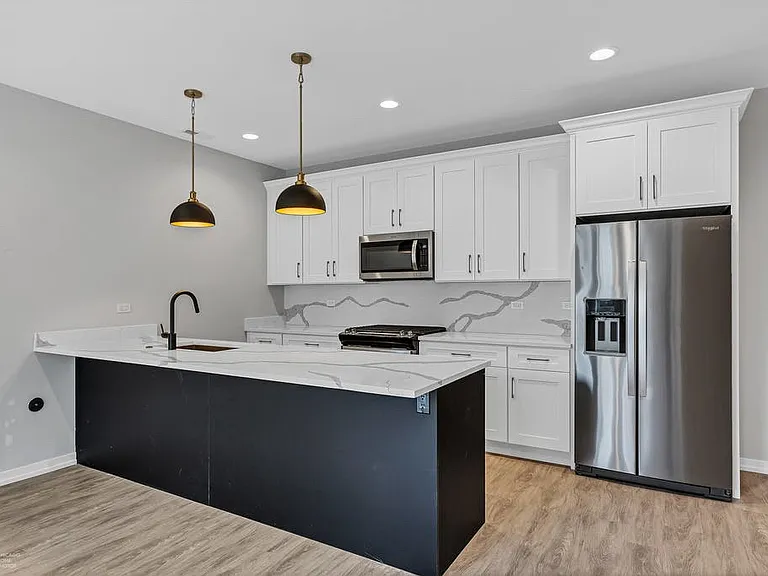 4917 S Champlain Ave #2 — Photo 5