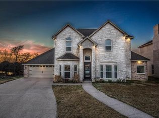 27 N Shore Cir, Waco, TX 76708