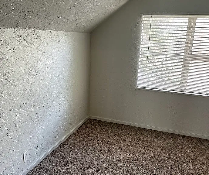 944 Poulson St — Photo 18