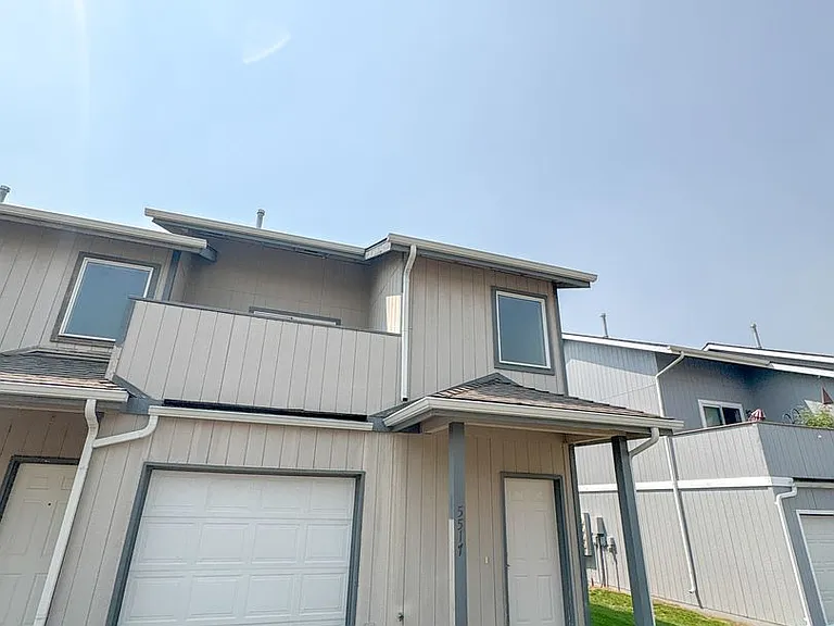 2 bed, 2.5 bath, 1350 sqft, $1,325 — Photo 1