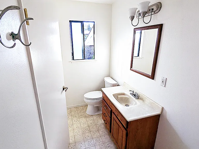 423 Shoreline Hwy #BACK — Photo 11