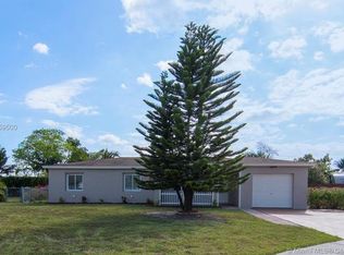 22186 Aquila St, Boca Raton, FL 33428