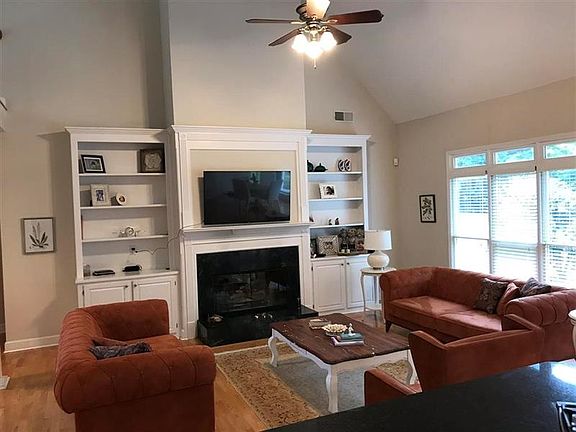 5th image of 2241 Glenridge Dr