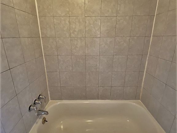 5th image of 380 S Winebiddle St #3