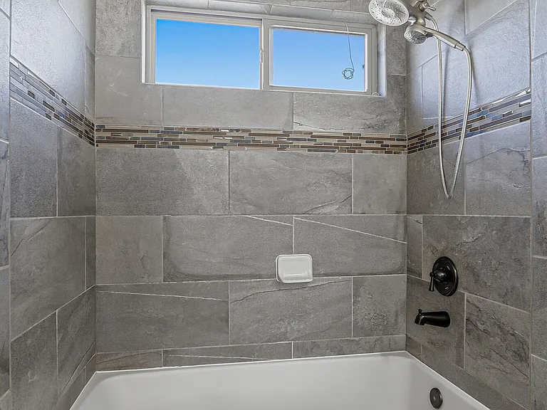 14844 Sunny Land Ave — Photo 32