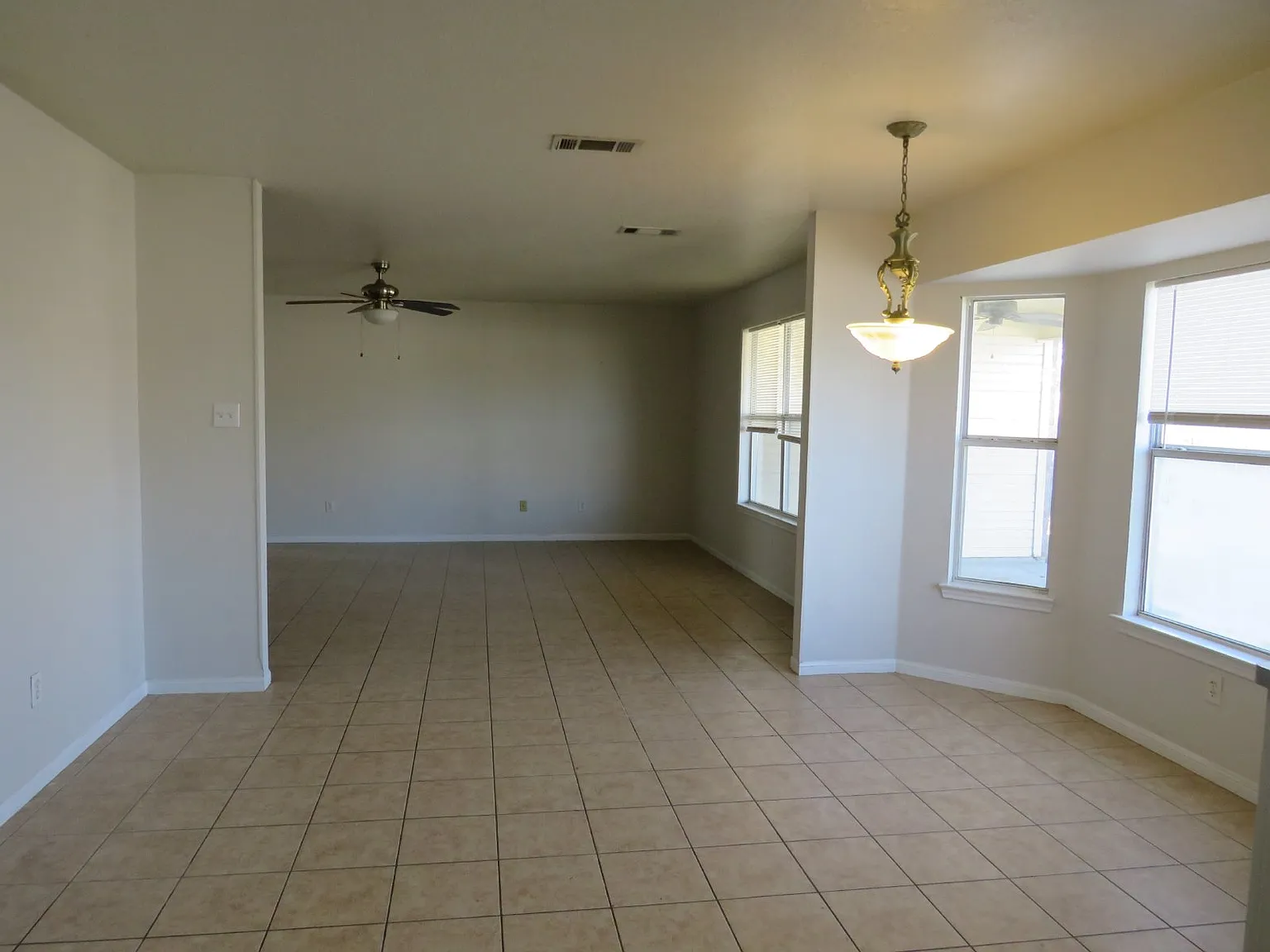3 bed, 2.0 bath, 1559 sqft, $1,500 — Photo 4