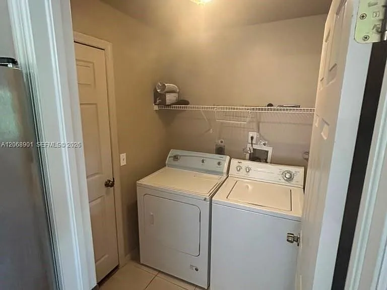 4129 NE 19th Pl — Photo 18
