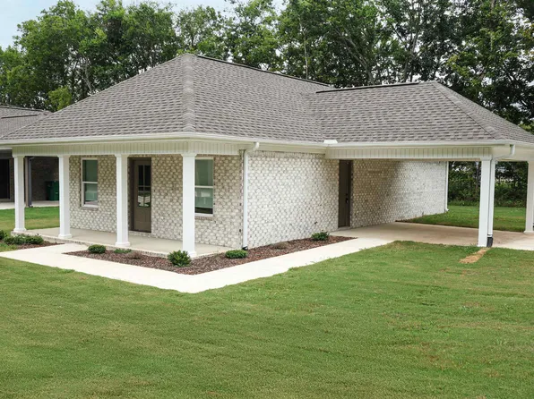 713 Joe Wheeler Dr, Tuscumbia, AL 35674