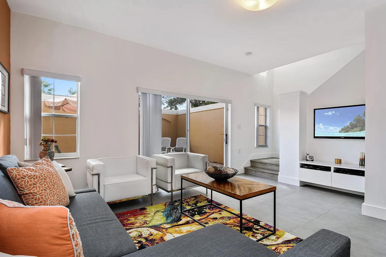 3 bed, 2.0 bath, $3,047 — Photo 2