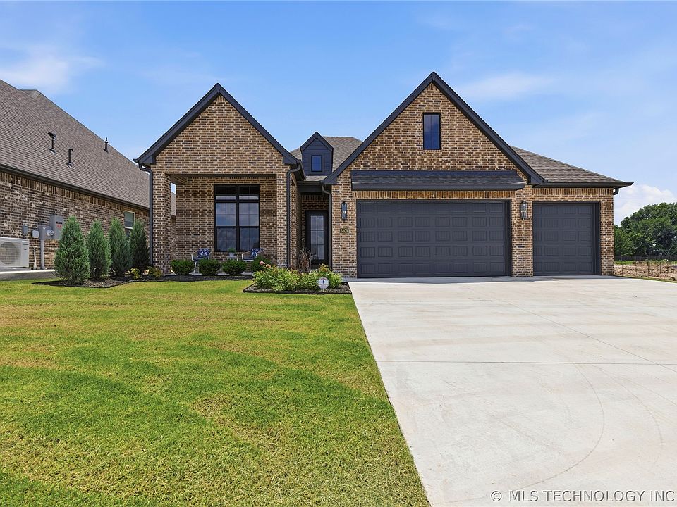 1st image of 3809 W Laredo Pl