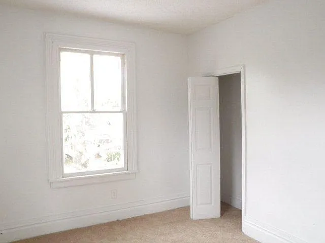 914 Beman St — Photo 8