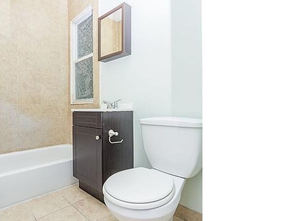 5th image of 6916 S Clyde Ave #4