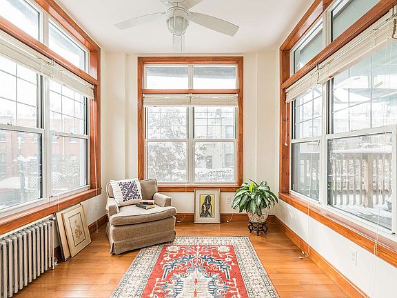 5th image of 94 Bainbridge St #1