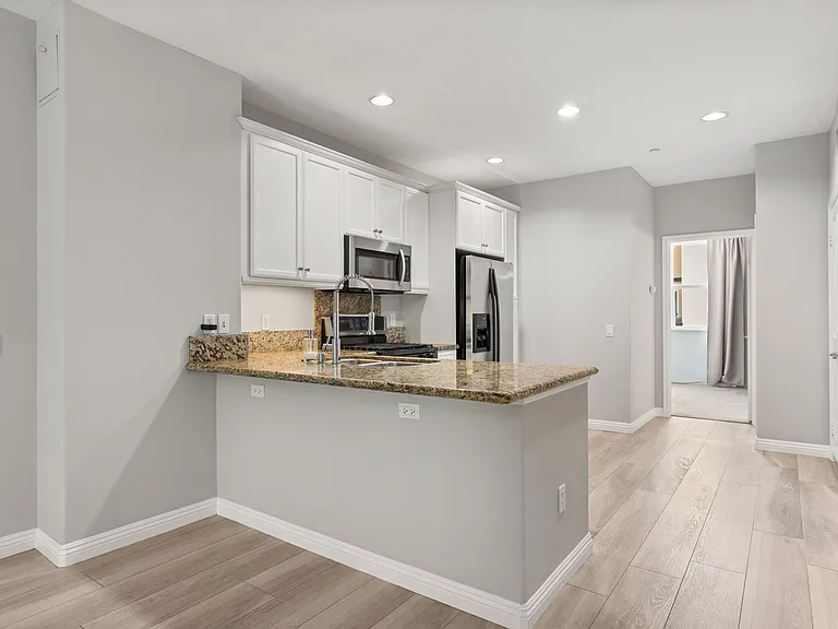 8620 Belford Ave #606 — Photo 6