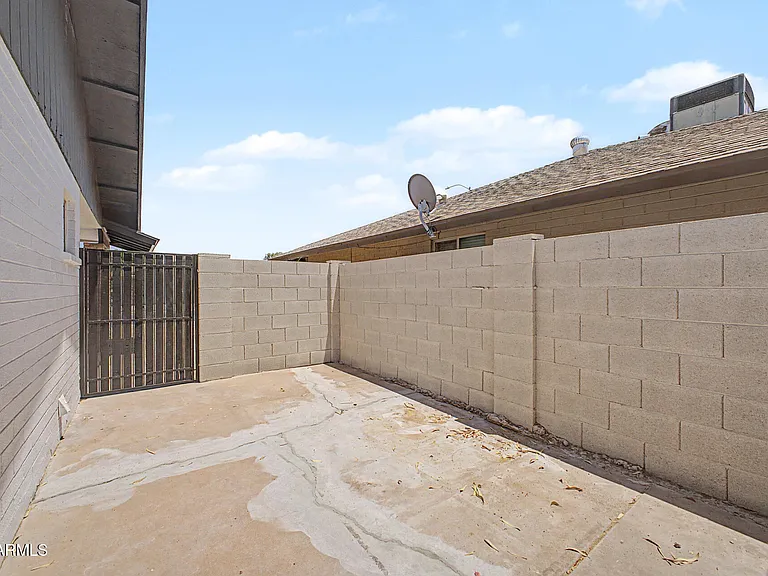 1432 S Oracle — Photo 33