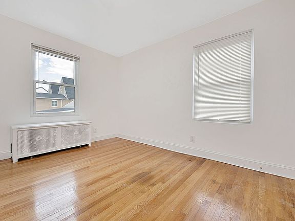 2nd image of 19615 118th Ave