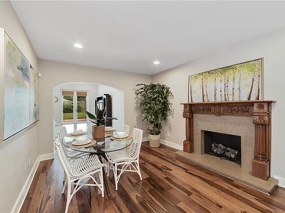 4th image of 1317 Gunnison Ave