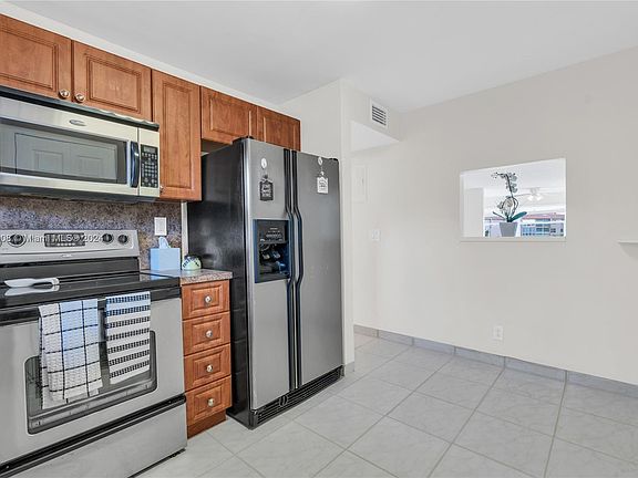 3rd image of 9861 Sunrise Lakes Blvd APT 202