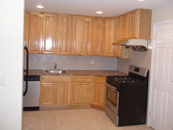 4th image of 4221 217th St Floor 1