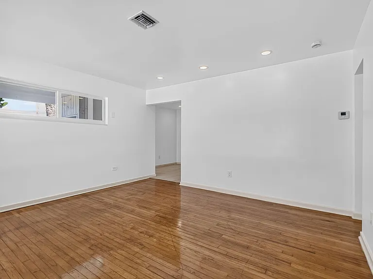111 Euclid Blvd — Photo 3
