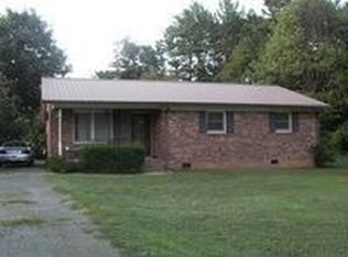 333 E Salisbury St, Denton, NC 27239