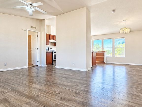 3rd image of 3318 Mesquite St