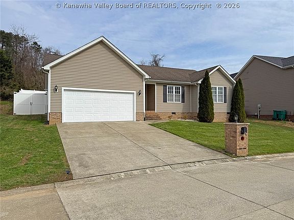 3rd image of 203 Prado Dr