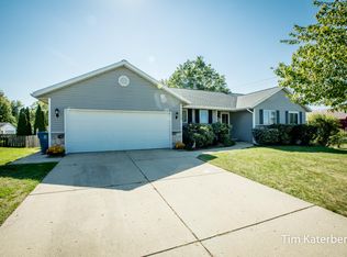 2784 Lark St, Jenison, MI 49428