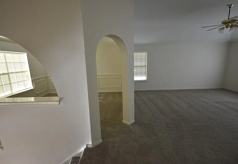 2527 Falcon Ridge St — Photo 6